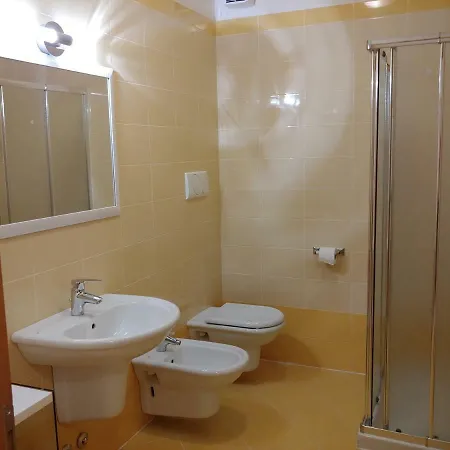 شقة Tony & *